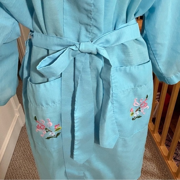 Vintage Hand Embroidered for Jodie Arden Kimono Style Short Robe Blue Size S/M - Picture 6 of 12